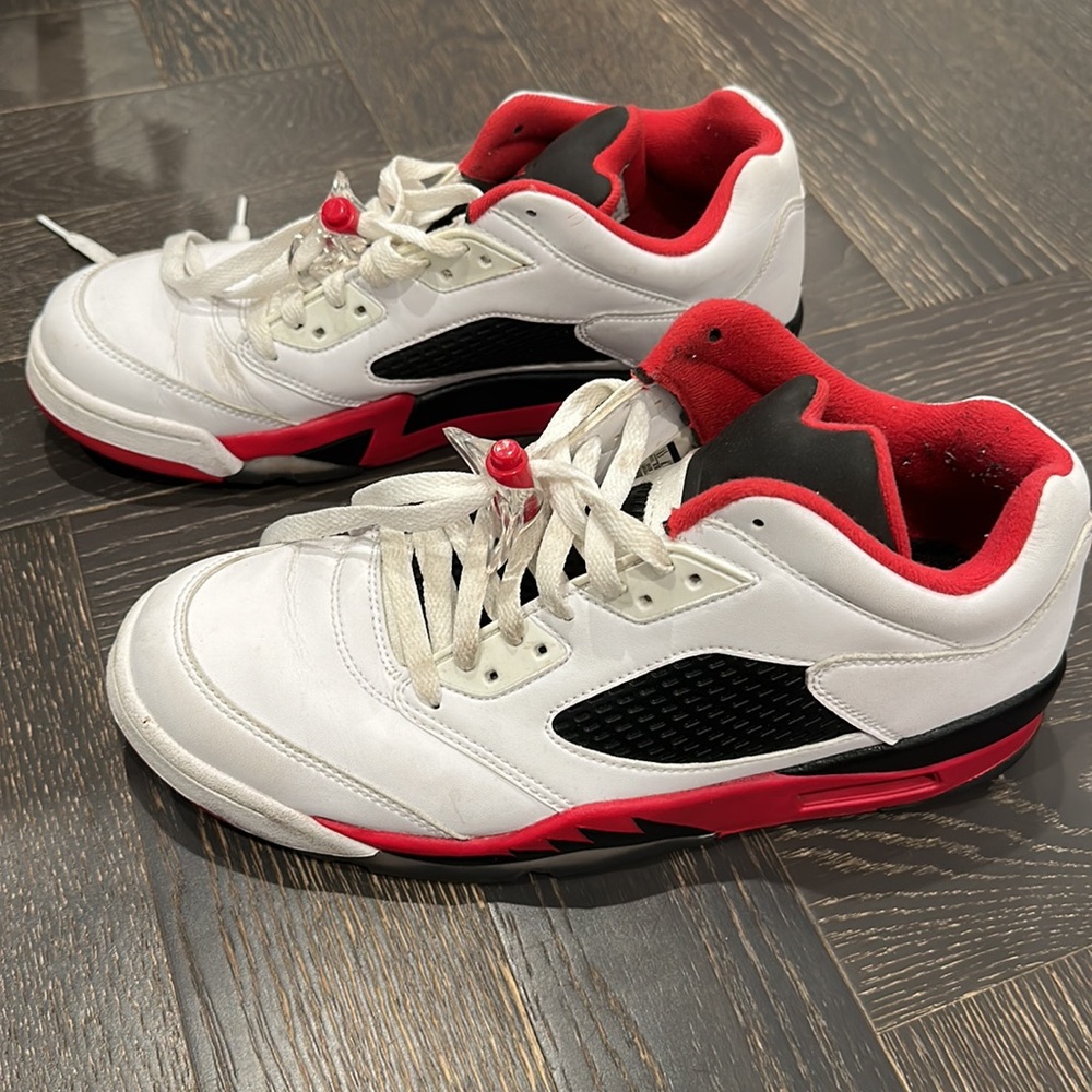 Nike Jordan Low 5s Fire Red Size 9.5